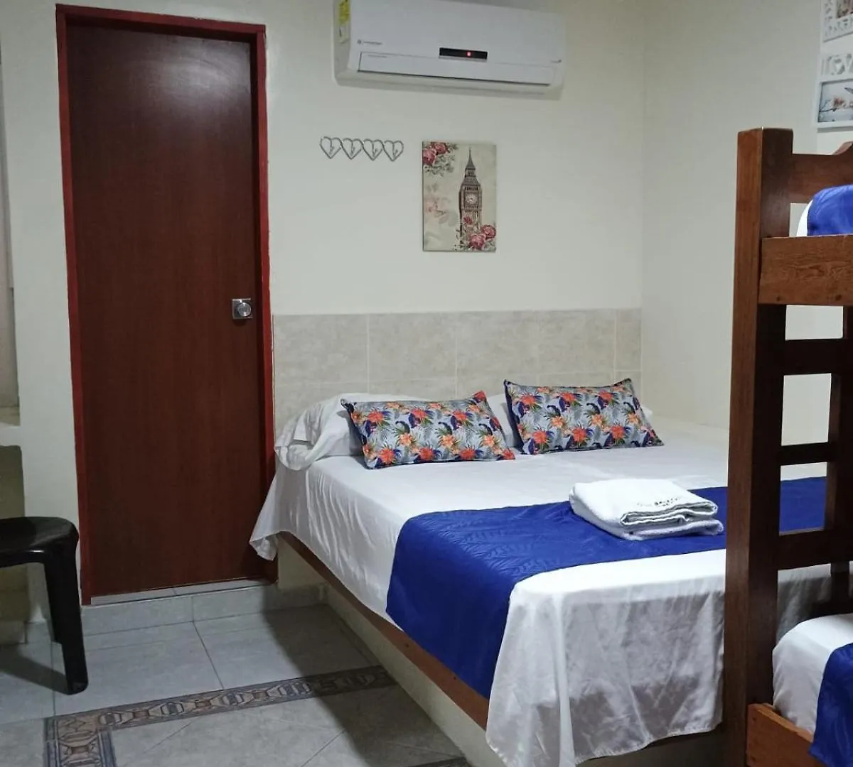 Hostal Kumbaya Santa Marta  Pensión